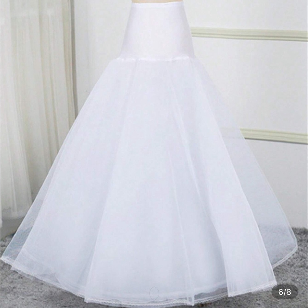 White underskirt for party Dresses for princess look